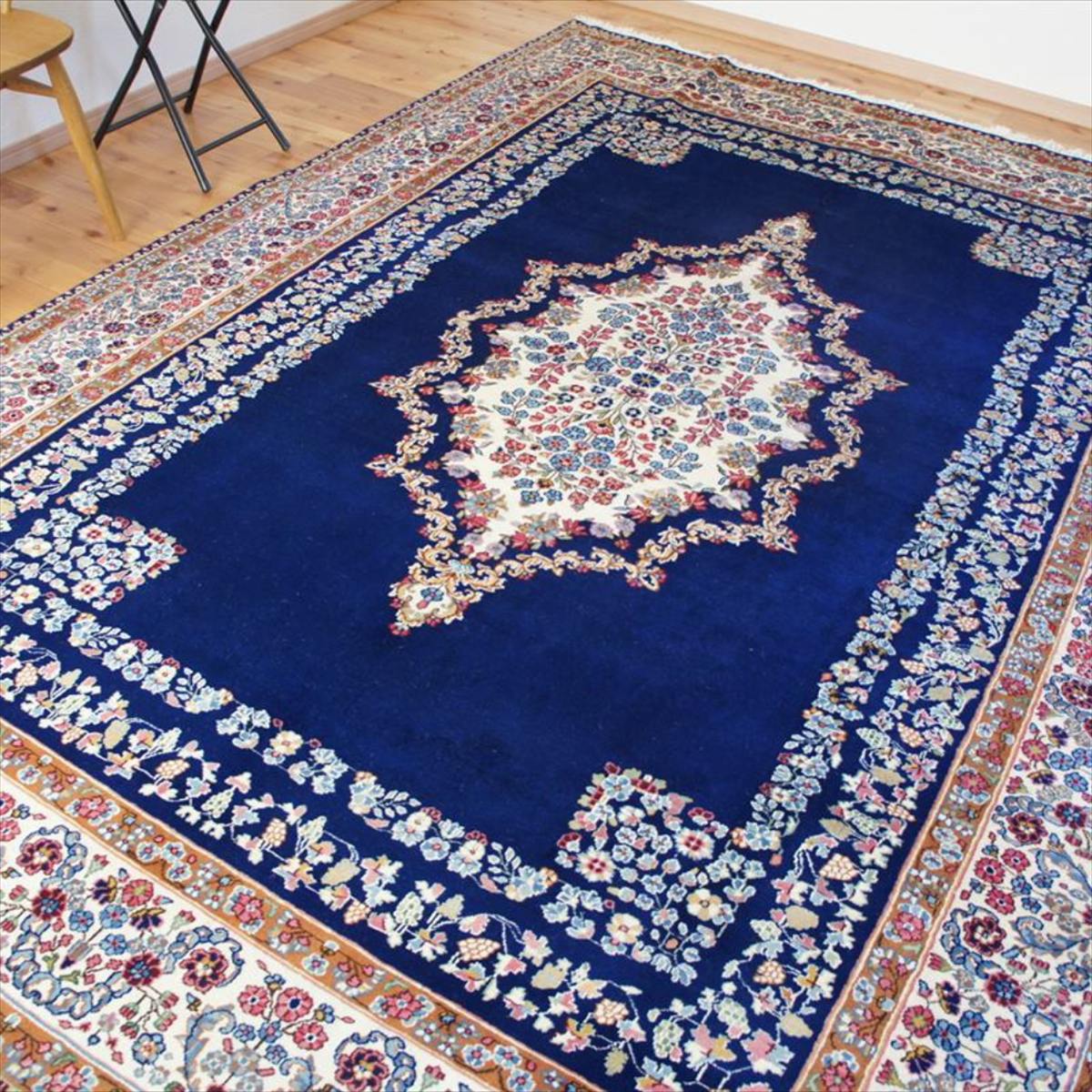 ペルシャ絨毯 【本物イラン産】 ペルシャ絨毯 ケルマン産 305×213cm ブルー ネイビー 青 紺色 花柄 フラワー オープン フィールド 手織り絨毯 ラグ 厚み 手織り 絨毯 本場 華やか 豪華 高級 627-1391