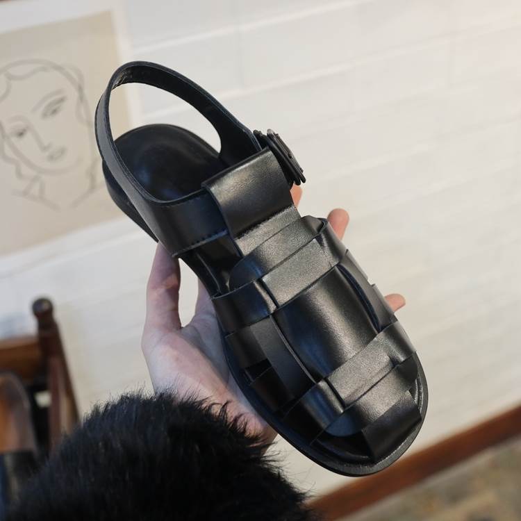 サンダル 靴 シューズ クロスストラップ ローヒール ラウンドトゥ グルカ ラフ レディース かわいい 大人可愛い きれいめ こなれ感 シンプル カジュアル 主役級 存在感 個性的 韓国 オルチャン デート お出かけ サンダル 痛くない 歩きやすい 履きやすい 安定性|ORIENTAL WIND