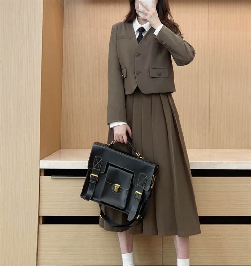 ネクタイ付 スカート セットアップ シャツ ブラウス ジャケット プリーツスカート ミモレ ミモレ丈 袖あり 長袖 萌袖 襟付き Aライン プリーツ ポケット ハイウエスト 前開き 薄手 上下セット 3点セット かわいい 大人可愛い きれいめ シンプル 韓国 オルチャン