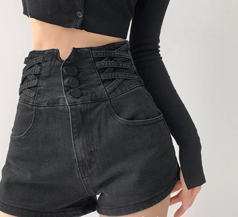 ボトムス パンツ ズボン ショートパンツ ショート ショート丈 スリム タイト 細身 ポケット ハイウエスト デニム ブルーデニム カラーデニム 薄手 かわいい 大人可愛い シンプル カジュアル 大人 おしゃれ お洒落 大人可愛い 大人女子 こなれ感 韓国 オルチャン 11,280円