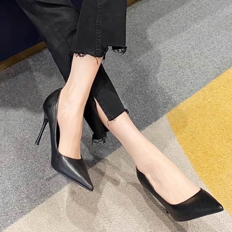 パンプス 靴 シューズ ハイヒール ポインテッドトゥ ピンヒール レディース かわいい 大人可愛い きれいめ 上品 こなれ感 シンプル カジュアル 主役級 存在感 個性的 韓国 オルチャン デート お出かけ パンプス 8cmヒール 痛くない 歩きやすい 履きやすい 安定性