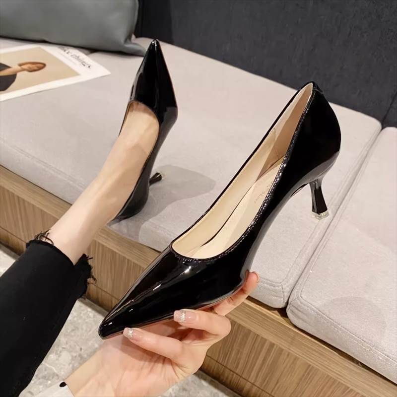 パンプス 靴 シューズ ハイヒール ポインテッドトゥ ピンヒール レディース かわいい 大人可愛い きれいめ 上品 こなれ感 シンプル カジュアル 主役級 存在感 個性的 韓国 オルチャン デート お出かけ パンプス 5cmヒール 痛くない 歩きやすい 履きやすい 安定性