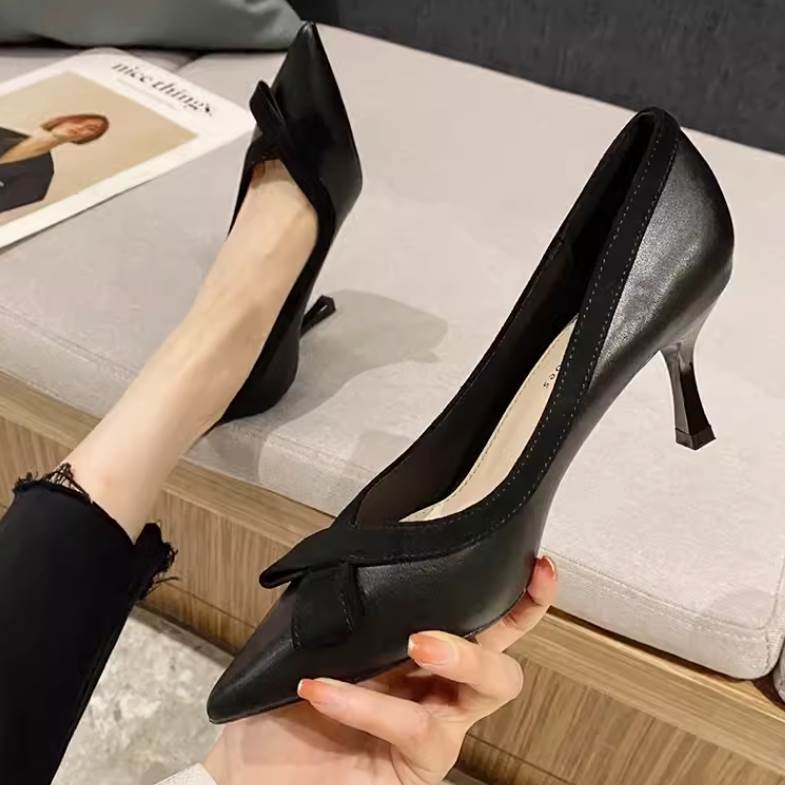 パンプス 靴 シューズ ハイヒール ポインテッドトゥ ピンヒール レディース かわいい 大人可愛い きれいめ 上品 こなれ感 シンプル カジュアル 主役級 存在感 個性的 韓国 オルチャン デート お出かけ パンプス 5cmヒール 痛くない 歩きやすい 履きやすい 安定性 5,866円