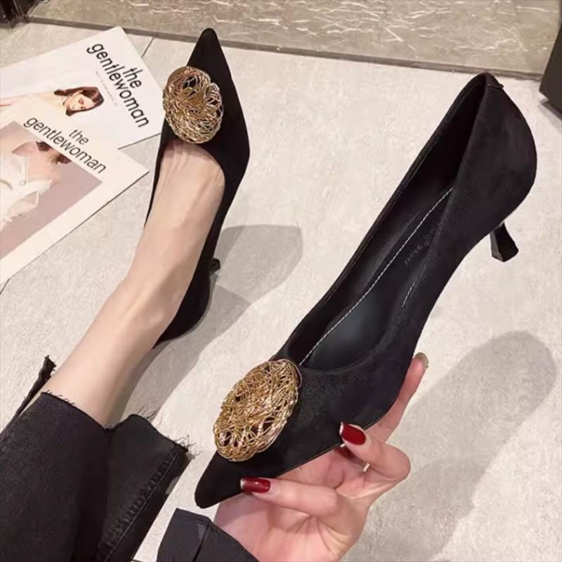 パンプス 靴 シューズ ハイヒール ポインテッドトゥ ピンヒール レディース かわいい 大人可愛い きれいめ 上品 こなれ感 シンプル カジュアル 主役級 存在感 個性的 韓国 オルチャン デート お出かけ パンプス 5cmヒール 痛くない 歩きやすい 履きやすい 安定性