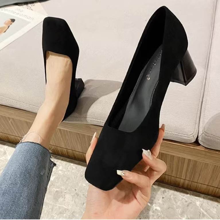 パンプス 靴 シューズ ハイヒール スクエアトゥ チャンキーヒール レディース かわいい 大人可愛い きれいめ 上品 こなれ感 シンプル カジュアル 主役級 存在感 個性的 韓国 オルチャン デート お出かけ パンプス 5cmヒール 痛くない 歩きやすい 履きやすい 安定性