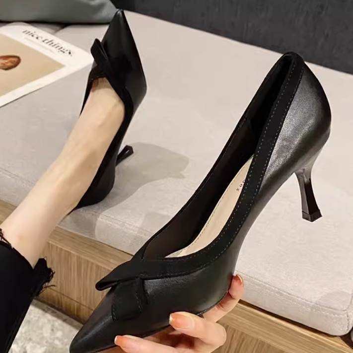 パンプス 靴 シューズ ハイヒール ポインテッドトゥ ピンヒール レディース かわいい 大人可愛い きれいめ 上品 こなれ感 シンプル カジュアル 主役級 存在感 個性的 韓国 オルチャン デート お出かけ パンプス 5cmヒール 痛くない 歩きやすい 履きやすい 安定性