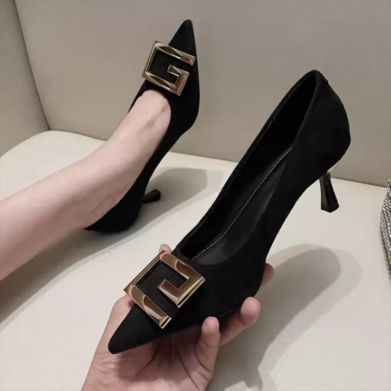 パンプス 靴 シューズ ミドルヒール ポインテッドトゥ ピンヒール レディース かわいい 大人可愛い きれいめ こなれ感 シンプル カジュアル 主役級 存在感 個性的 韓国 オルチャン デート お出かけ パンプス 5cmヒール 痛くない 歩きやすい 履きやすい 安定性 モテ
