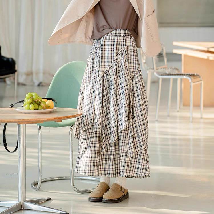 ロングスカート ボトムス ハイウエスト 脚長 モダン レディース かわいい 大人可愛い きれいめ 上品 こなれ感 シンプル カジュアル 主役級 存在感 個性的 韓国 オルチャン デート お出かけ ロングスカート Aライン 切り替え ギャザー かっこいい アシンメトリー｜ORIENTAL WIND
