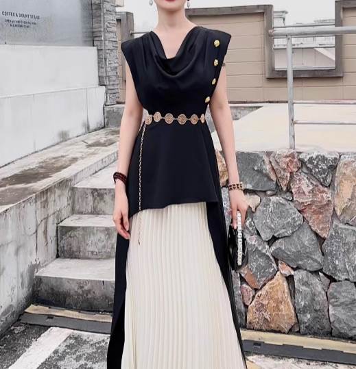ワンピース ドレス ロング丈 ラウンドネック プリーツ レディース かわいい 大人可愛い きれいめ 上品 こなれ感 シンプル カジュアル 主役級 存在感 個性的 韓国 オルチャン デート お出かけ ワンピース 細身 ウエストマーク 半袖 ベルト付き フレア ハイウエスト｜ORIENTAL WIND