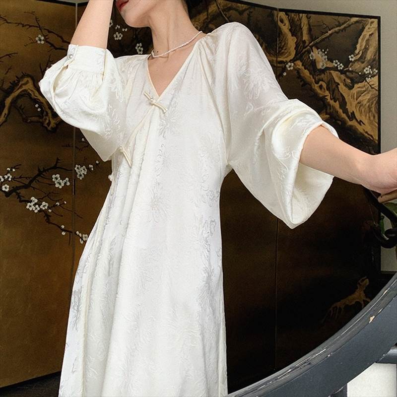 オリエンタルワンピース 刺繍ロングワンピース レディース トップス ワンピース ロング ボリューム袖 長袖 ドロップショルダー ラグランスリーブ Vネック カシュクール Aライン セミフレア スマート スリム シフォン 異国風 サテン 刺? かわいい 韓国 オルチャン