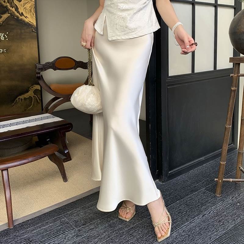 とろみロングスカート サテンロングスカート レディース スカート ロング ロングスカート ストレート スマート スリム 細身 タイト かわいい 大人可愛い きれいめ 上品 おしゃれ こなれ感 ガーリー エレガント とろみ感 デート お出かけ パーティ 韓国 オルチャン