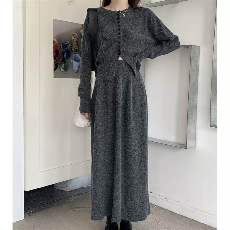 セットアップ レディース スカート トップス ワンピース ニット カーディガン フレア 前開き フレアスカート ロングスカート ロング マキシ 8分丈 長袖 萌袖 ラウンドネック 襟なし セミフレア ふわふわ 2way 送料無料 個性的 セットアップ リブニット 編み 韓国 オルチャン｜ORIENTAL WIND