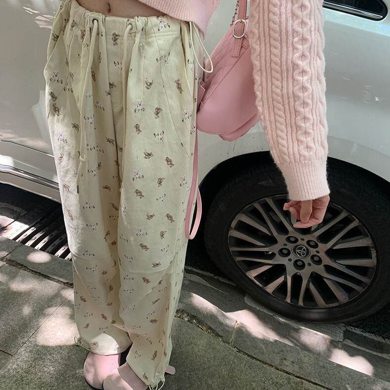 レディース パンツ ボトムス デニム ロングパンツ ストレート ハイウエスト かわいい 大人可愛い シンプル カジュアル おしゃれ レトロ ラフ 学生風 くま柄 秋 普段使い 着回し ショッピング デート 休日 ゆったり 送料無料 個性的 ボトムス 学生 学校 韓国 オルチャン