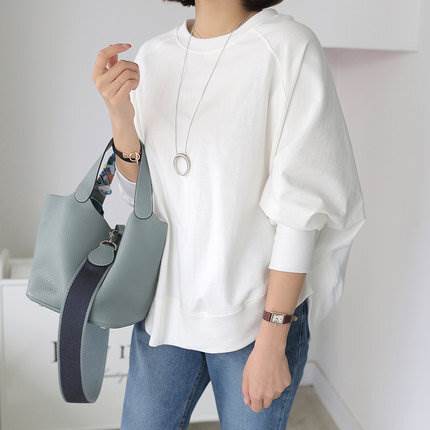 ロンT トップス Tシャツ 長袖 ラウンドネック スリット サイド 綿 かわいい 大人可愛い シンプル カジュアル おしゃれ 大人女子 こなれ感 ラフ 無地 春 夏 秋 1代 2代 3代 学生 デート お出かけ 公園デビュー 女子会 ホワイト ブラック S M L XL 通学 普段使い 個性的