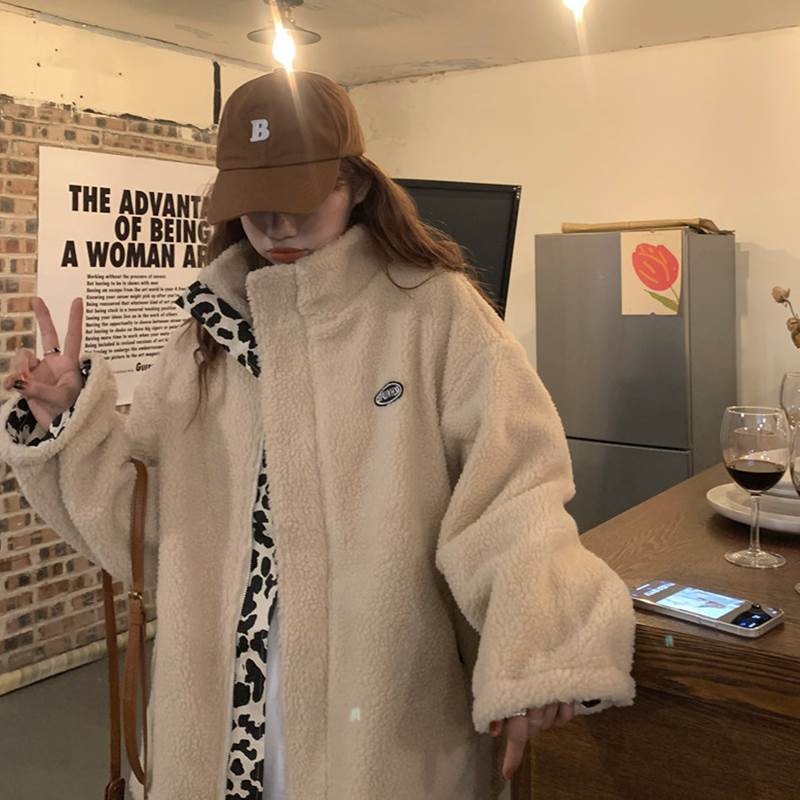 レオパード柄 リバーシブル ボア ジャケット アウター 上着 もこもこアウター ミディアム丈 袖あり 長袖 スタンドカラー もこもこ ふわふわ ファスナー 前開き 2way 厚手 かわいい 大人可愛い カジュアル おしゃれ お洒落 かっこいい こなれ感 ルーズ 個性的 無地 柄