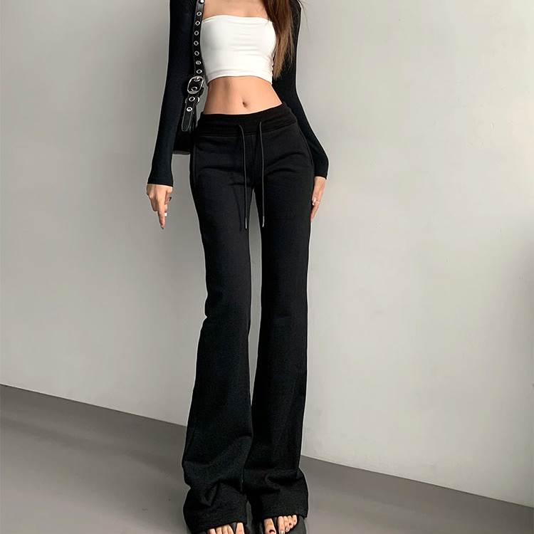レディース ボトムス パンツ スウェットパンツ フレアパンツ フレア ポケット ローウエスト 綿 コットン かわいい 大人可愛い シンプル カジュアル おしゃれ かっこいい こなれ感 ラフ スポーティー 主役級 存在感 抜け感 ベーシック