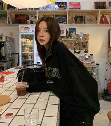 カジュアルロゴ入り長袖トップス 袖あり 長袖 爽やか スタイル 部屋着 大人可愛い ロゴ ラフ おしゃれ かっこいい 暖かい こなれ感 キュート 爽やか ナチュラル 柄 春 秋 冬ルームウェア ペアルック お揃い 10代 20代 30代 40代 50代 60代 レディース ママ 女の子