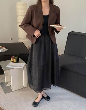 シンプルロングスカート スカート ボトムス 膝上 ロング丈 フレア 綿 光沢 爽やか 大人スタイル かわいい 大人可愛い きれいめ シンプル カジュアル 大人 上品 おしゃれ かっこいい レトロ アジアン 大人可愛い 大人女子 こなれ感 ラブリー キュート 個性的 存在感 無地