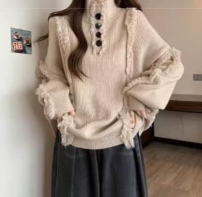 トップス ニット プルオーバー 上着 レディース 長袖 萌袖 タートルネック ワイド ストレート もこもこ ふわふわ ケーブルニット ボタン 厚手 ニット かわいい 大人可愛い シンプル カジュアル 上品 おしゃれ こなれ感 ラフ ガーリー ルーズ 存在感 ラブリー キュート