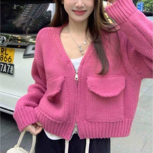 トップス ニット カーディガン 上着 レディース ショート 長袖 萌袖 Vネック ノーカラー 前開き ケーブルニット ボタン 厚手 ニット かわいい 大人可愛い シンプル カジュアル 上品 おしゃれ こなれ感 ラフ ガーリー ルーズ 存在感 ラブリー キュート クラシカル