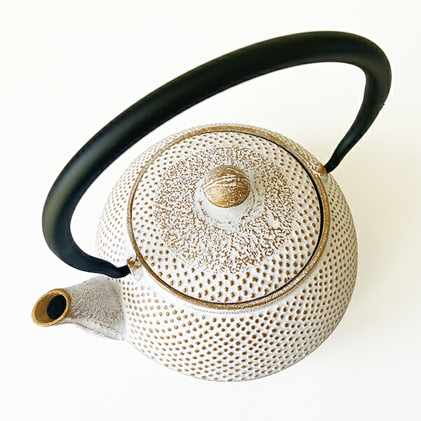 南部鉄器 急須 かわいい ロジアソシエイツ おみやげ 茶こし付 霰 おしゃれ お祝い ギフト お茶道具 Associates Arare プレゼント 0 4l ホーロー加工 白 ゴールド 日本のお土産 伝統工芸 岩手 おすすめ 熨斗掛け対応 Roji 日本製