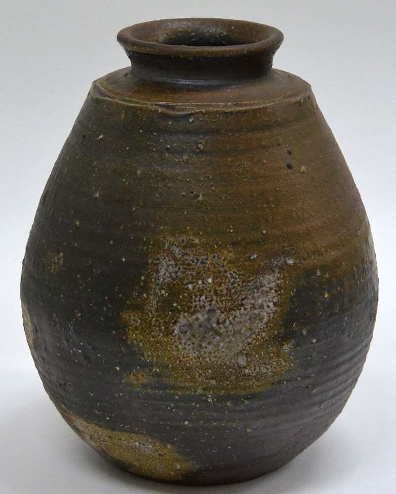 備前壺 鈴木黄弌作【中古品】【当日さし出し能力のある】【貨物輸送無料】【smtb-kd】
