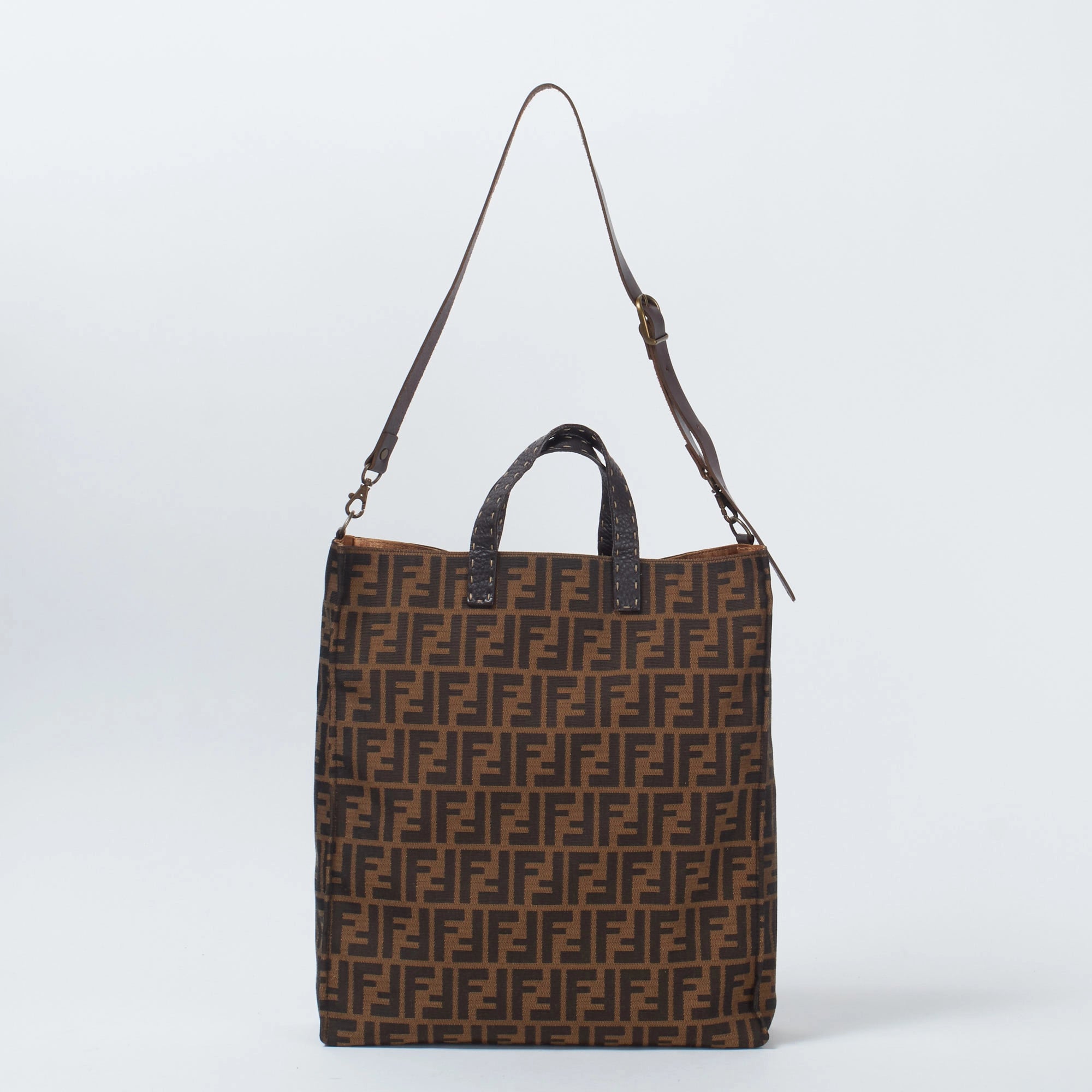 FENDI 大判 マロンベージュ × ブラック ロゴブランケット アルパカ