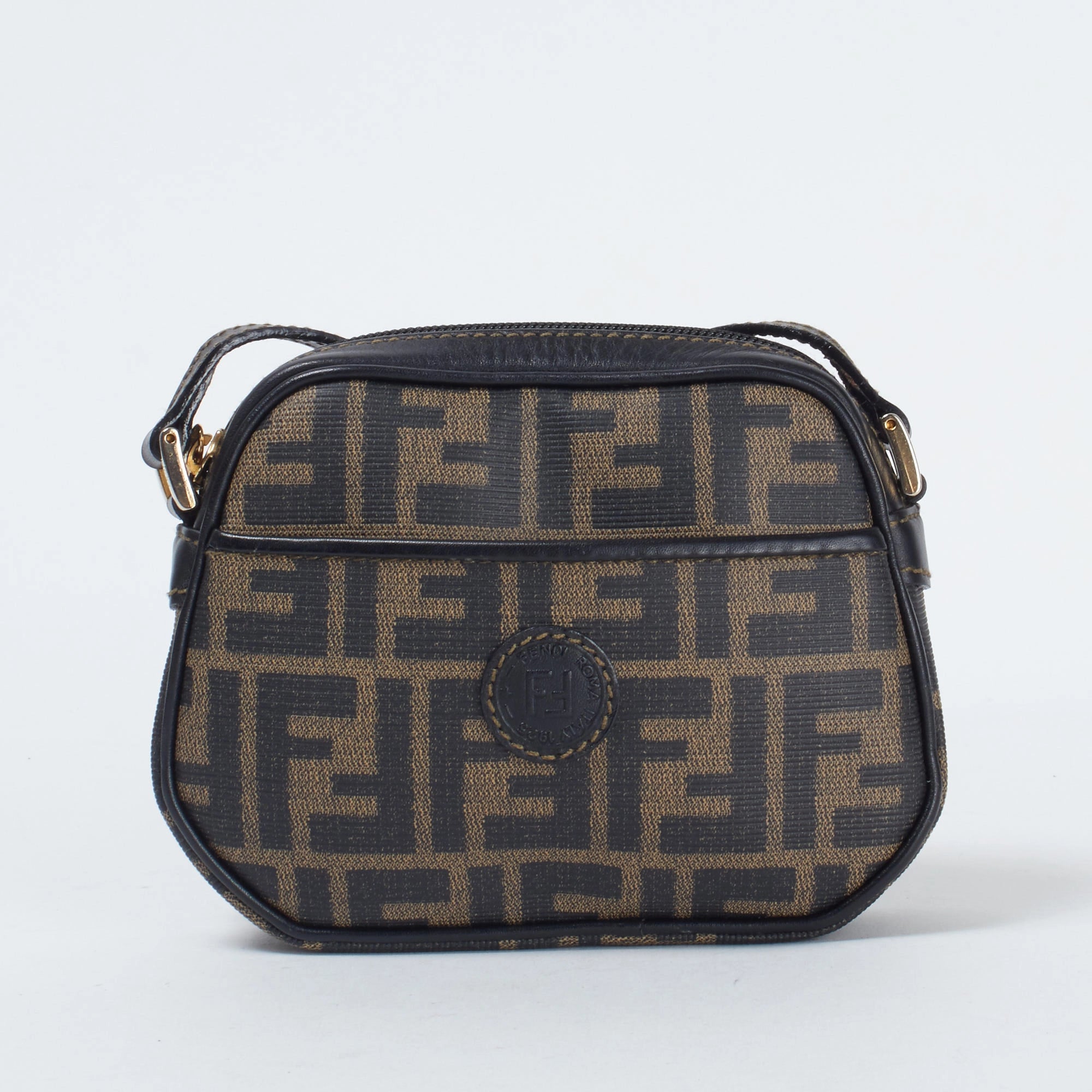 楽天市場】FENDI （フェンディ） FENDIｽﾞｯｶｼｮﾙﾀﾞｰﾊﾞｯｸﾞ バッグ