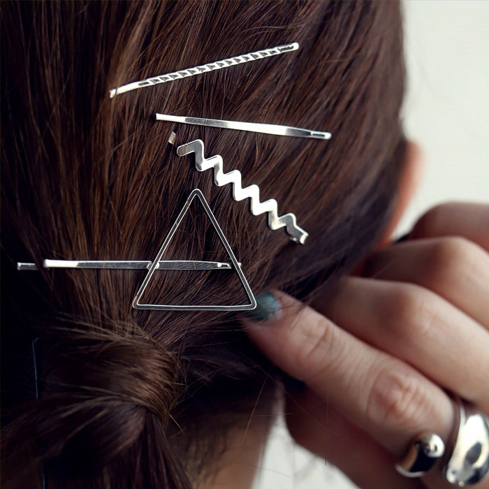 楽天市場 メール便送料無料 ヘアピン アクセサリー ヘアアクセ 真鍮 前髪 ピン留め ヘアクリップ 4点セット 三角 ニュアンス デザイン モチーフ シック ゴールド シルバー 大人 レディース おしゃれ パーティー 二次会 プレゼント メール便可 Antiqcafe アンティ