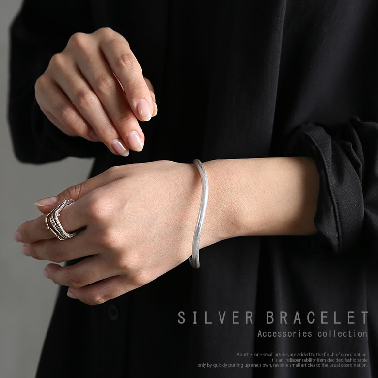 楽天市場 全品送料無料 流線形バングル ブレスレット バングル レディース アクセサリー 小物 シルバーアクセ マットシルバー ツヤ消し 艶消し ウェーブ 波型 曲線 シンプル ビンテージ調 華奢 シルバー メール便可 2 オシャレウォーカー Osharewalker