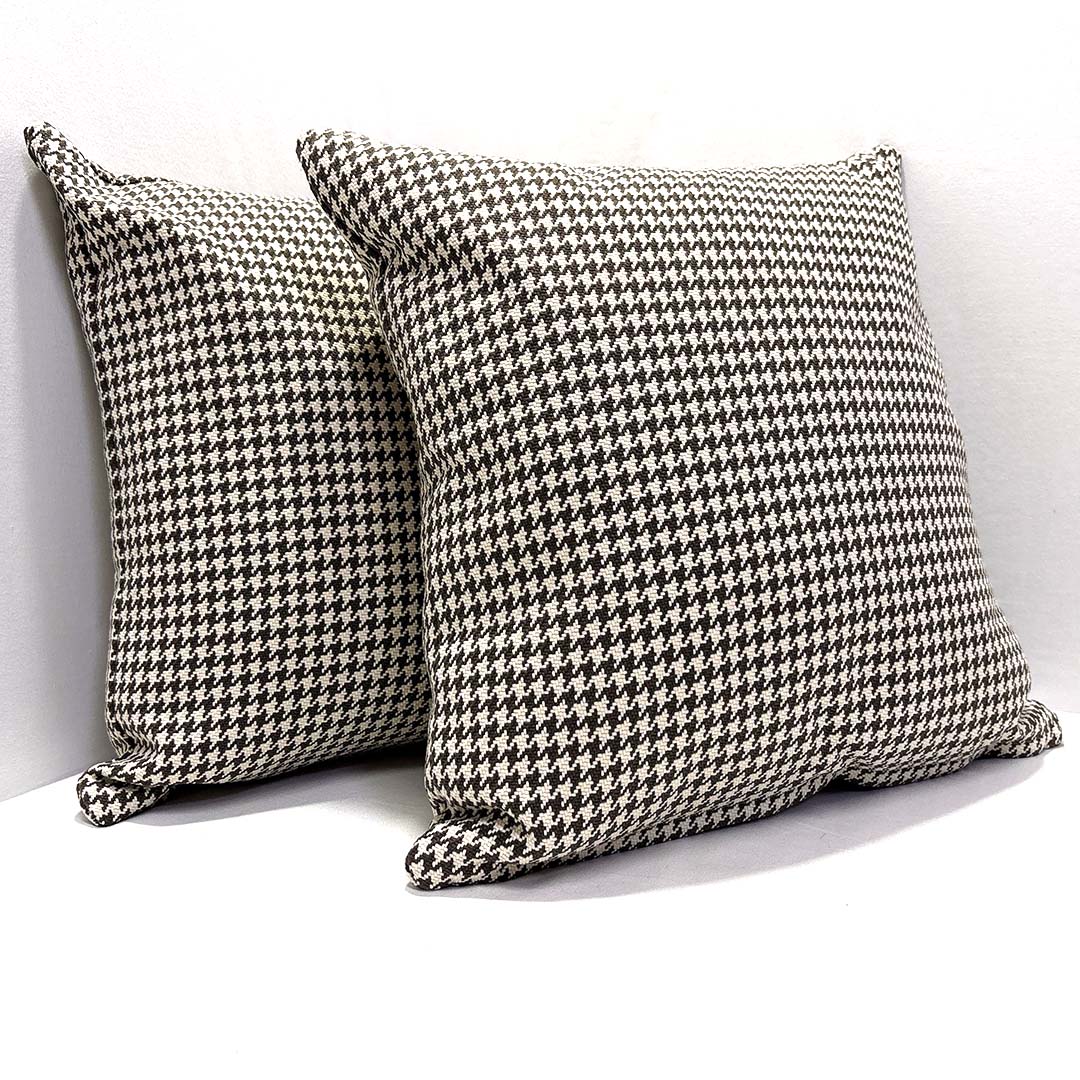 【新古品】 【モデルルーム展示品】 Cassina ixc. (カッシーナイクスシー) 45×45cm クッション ブラウン系 千鳥格子柄 インナークッション付き 2点 【Y1128-04】