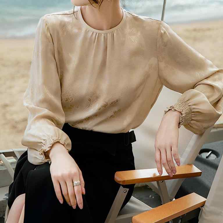 プルオーバー お上さん用 春夏 桑蚕? 真? 当たること冷感 提花柄 うつり変わり 長袖 ティーシャツ 丸首 精神状態 通い 通い風 牛乳紅茶 象牙色 杏色 軽さ 吸湿速乾 生まれ変わり衣料繊維 御前上等感 普段使い走り 入り合わせる表現スタイル