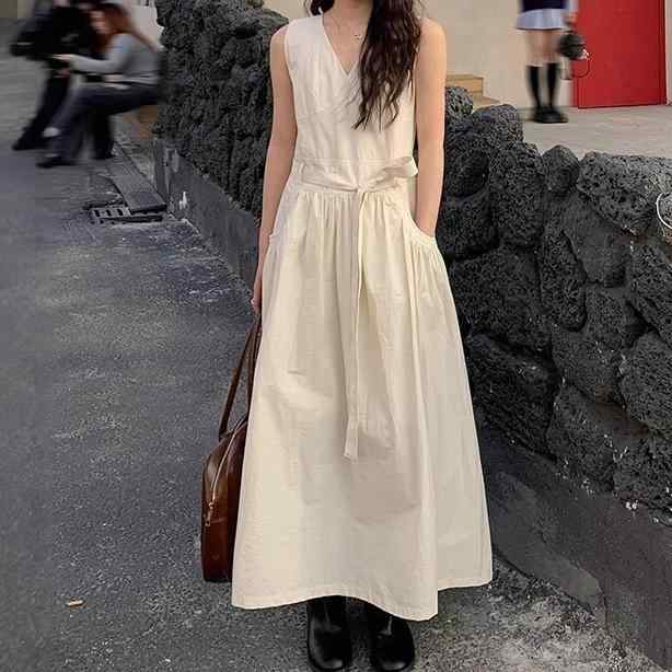 衣装 お上さん用 A生産ライン Vのど首 ノースリーブ 酉の方角目じるし 並み並み丈 ポリエステル ベージュ 分かりやすい 自然的 女子らしい 普段使い