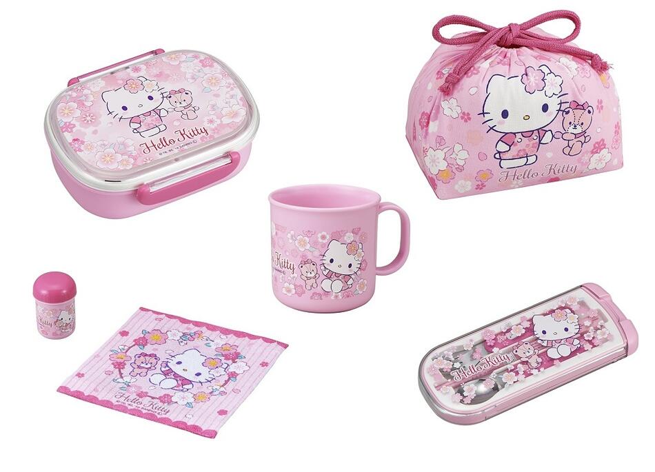 楽天市場 ハローキティno 3 さくら ｃランチ５点セット小さめのお弁当箱 引きフタトリオセット プラコップとおしぼりケース 巾着弁当袋の５点をそろえた お得なセットです 入園 入学準備にいかがでしょうか オーエスケー Style