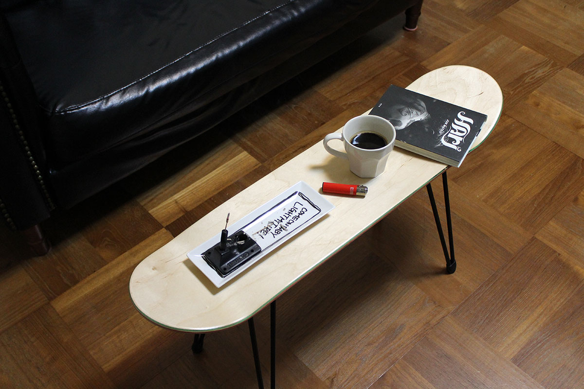 12/30(金)44cm再入荷!SKATESTOOLスケートボードスケボースツール椅子イスいすベンチチェアテーブル脚パーツ什器ラックおしゃれ背もたれなし1人デッキ鉄アイアン黒日本製高さ38cm高さ44cm傷防止の脚キャップ付【送料無料】【あす楽対応】
