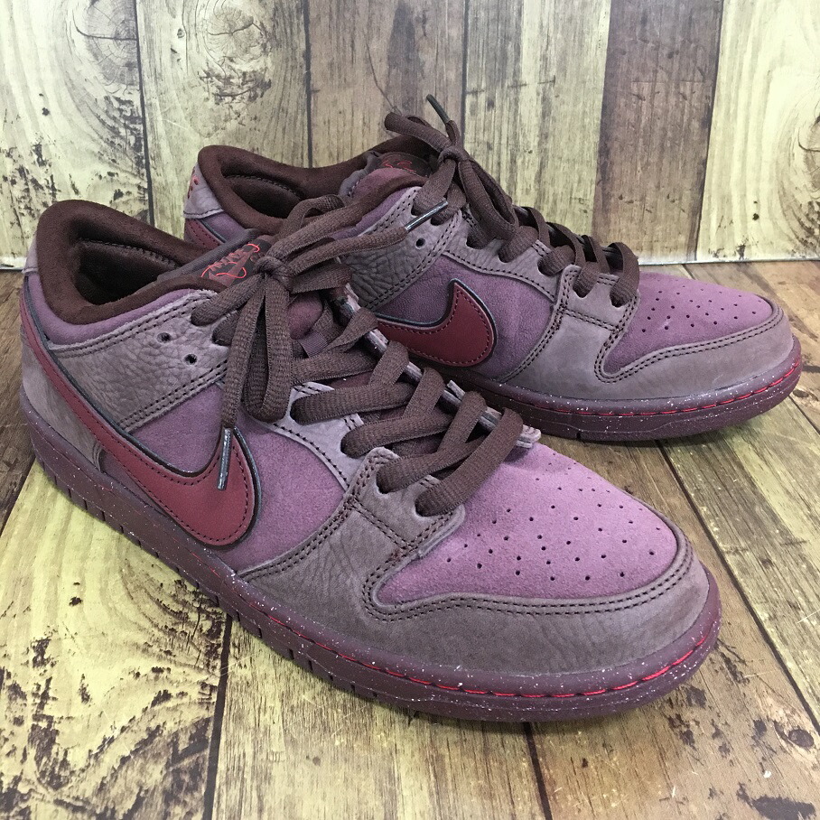 【送料無料】NIKE SB DUNK LOW VALENTINE DAY CITY OF LOVE BURGUNDY CRUSH【中古】【004】
