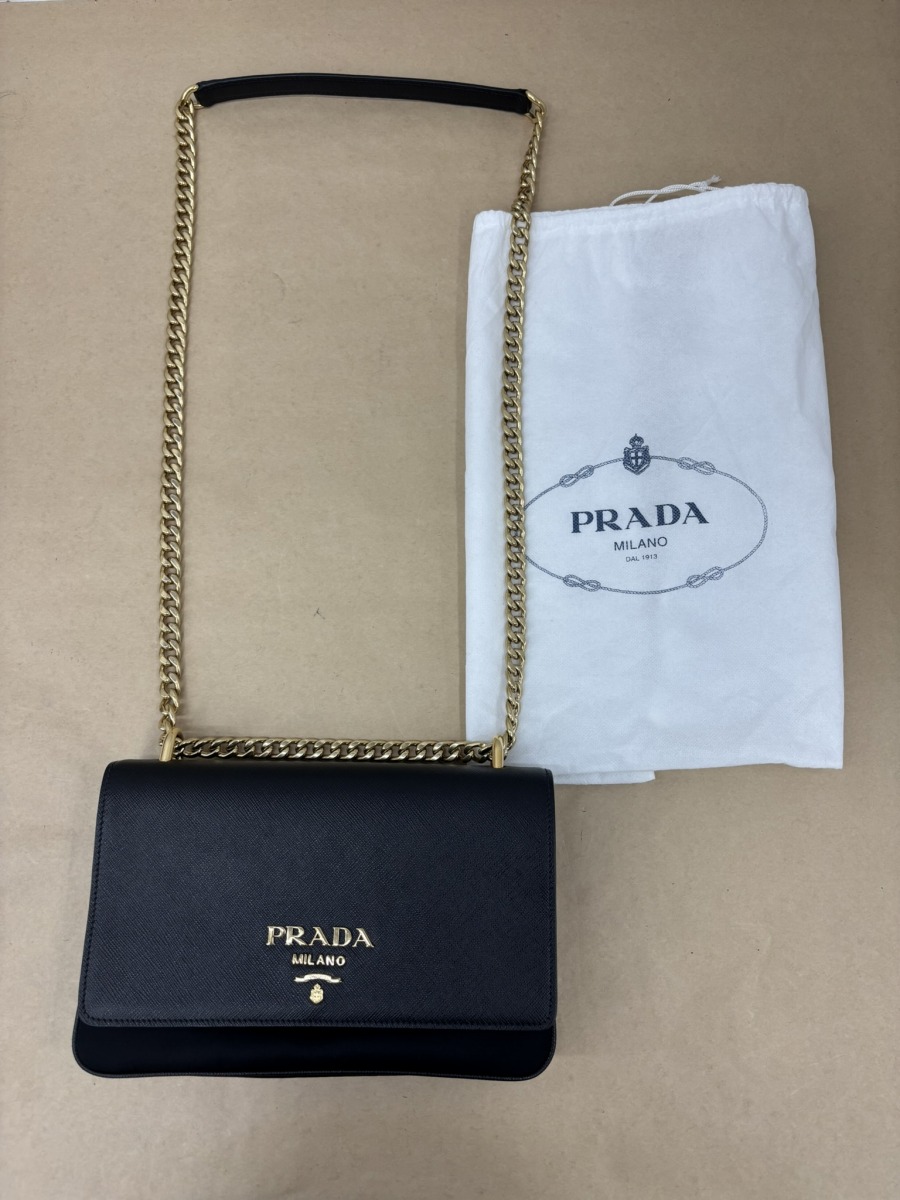 プラダ メッセンジャーバッグ　サフィアーノ PRADA】プラダ メッセンジャーバッグ ショルダーバッグ