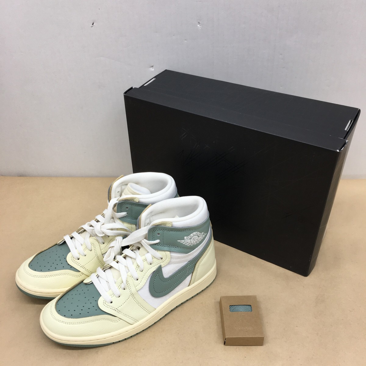 【貨物輸送無料】NIKE AIR JORDAN 1 HIGH MM Jade Smoke FB9891-104 大きさ 27.5糎【未当て嵌める】【003】