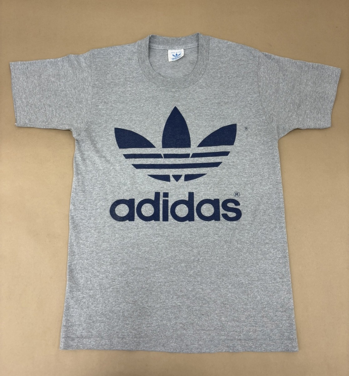 【貨物輸送無料】adidas 80\u0027s VINTAGE TEE 大きさS 【中古品】【003】