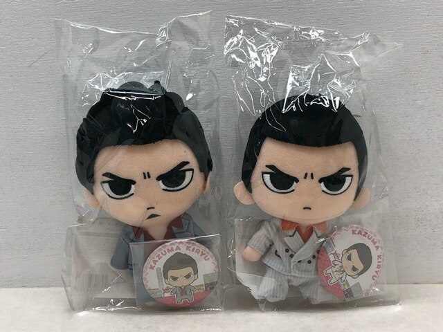 楽天市場】龍が如く 0 ぬいぐるみ＆缶バッジセット 真島 吾朗 : や