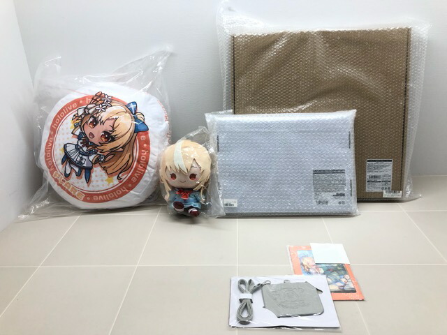 【送料無料】ホロライブ 不知火フレア グッズまとめ ポストカード、マガジンラック、クッション他【中古】【007】081