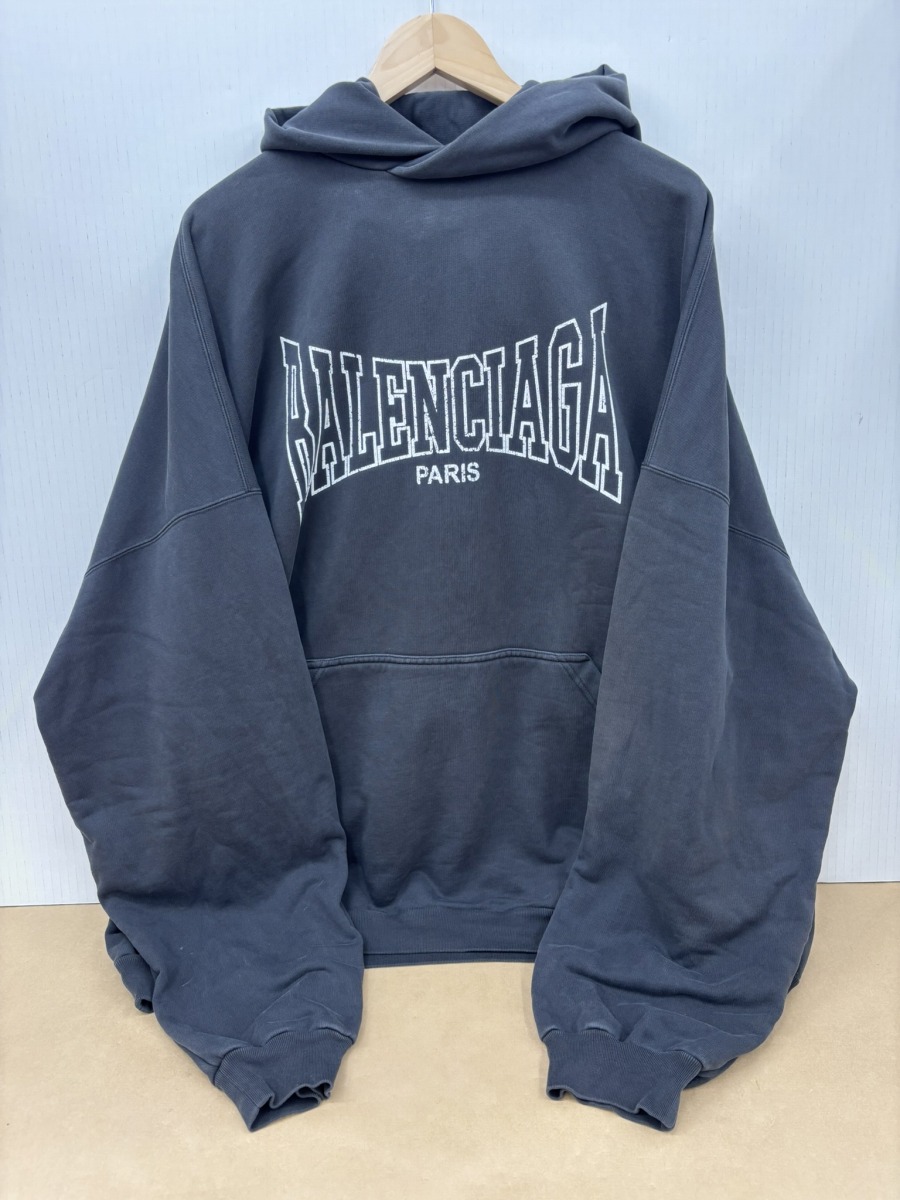 楽天市場】【バレンシアガ】Balenciaga TATTOO LOGO プルオーバー