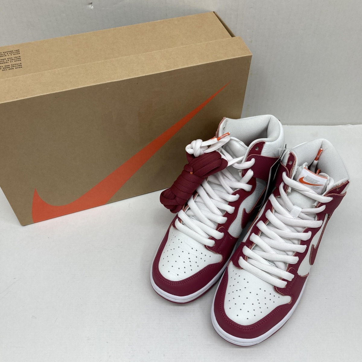 【貨物輸送無料】NIKE SB DUNK HIGH PRO ISO  \"SWEET BEET/WHITE\"" 大きさ28糎 DQ4485-600【未当て嵌める】【003】"