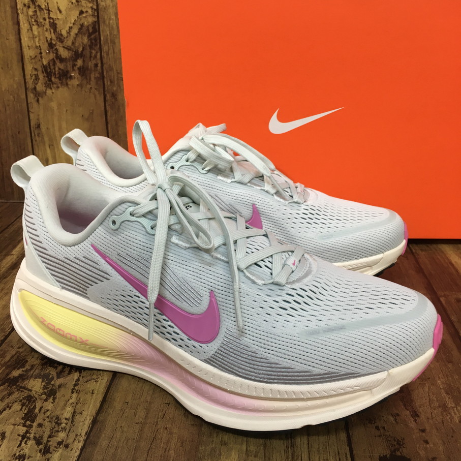 楽天市場】NIKE VOMERO 18 GS ナイキ キッズ、レディースシューズ 25
