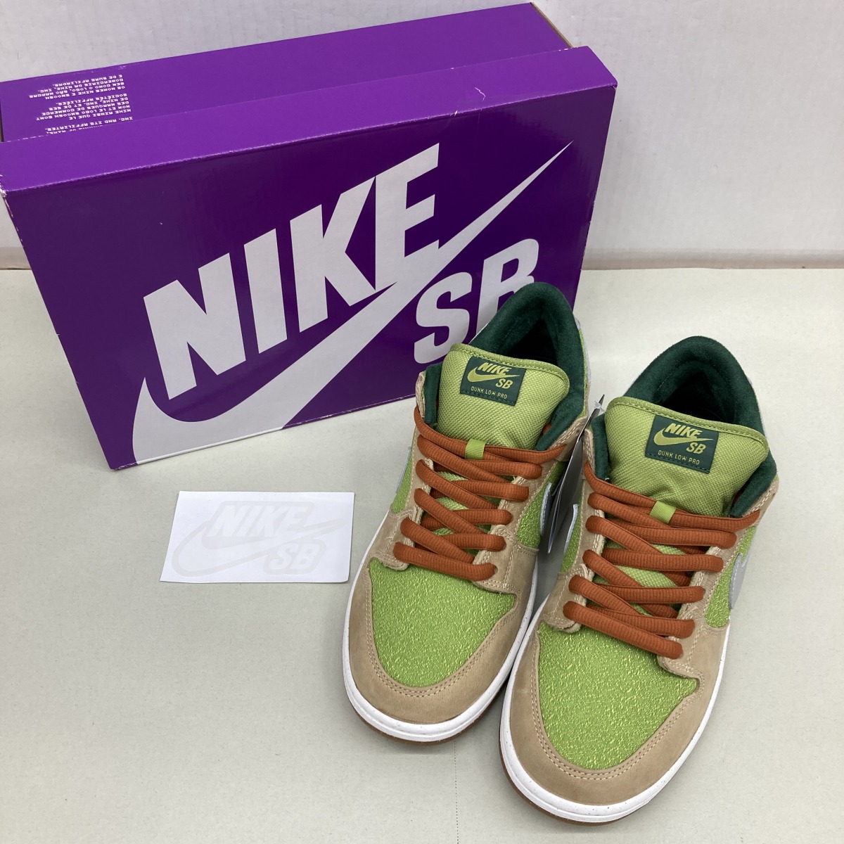 【貨物輸送無料】NIKE SB DUNK LOW PRO 室内用便器 Escargot/Sesame and Pear \"SESAMI/METALLIC SILVER-PEAR\"" 大きさ29糎 FQ7585-200【未当て嵌める】【003】"