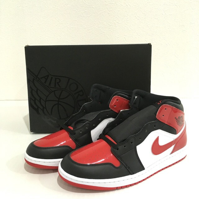【貨物輸送無料】NIKE AIR JORDAN 1 MID SE BLACK/VARSITY RED-WHITE HV4091-006 ナイキ 大気圏 ジョーダン 1 MID SE スニーカー メンズ 黒いこと バーシティレッド 白いこと size:10.5（28.5糎）【中古】【006】