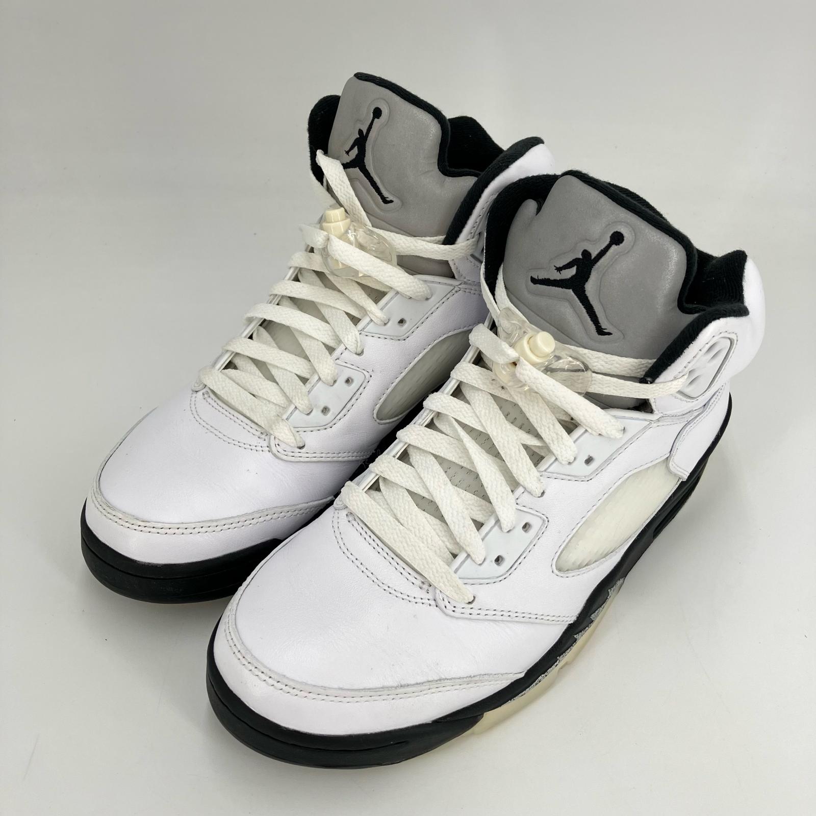 【中古】NIKE AIR JORDAN | ナイキ 大気圏 ジョーダン Air Jordan 5 Retro \u0027White and Black\u0027 スニーカー DD0587-110 白いこと 26.5糎【イオン広店】