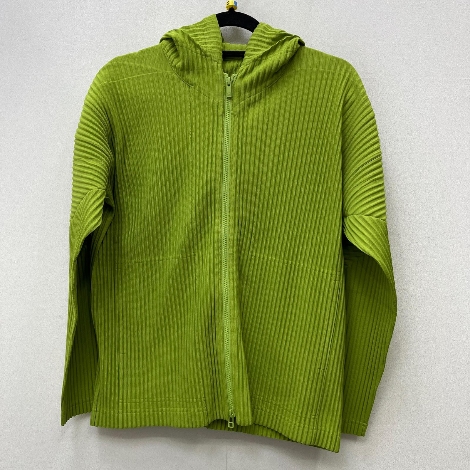 イッセイミヤケ　プリーツプリーズ　パーカー　フーディー　長袖 楽天市場】ISSEY MIYAKE イッセイミヤケ 長袖 パーカー Hooded