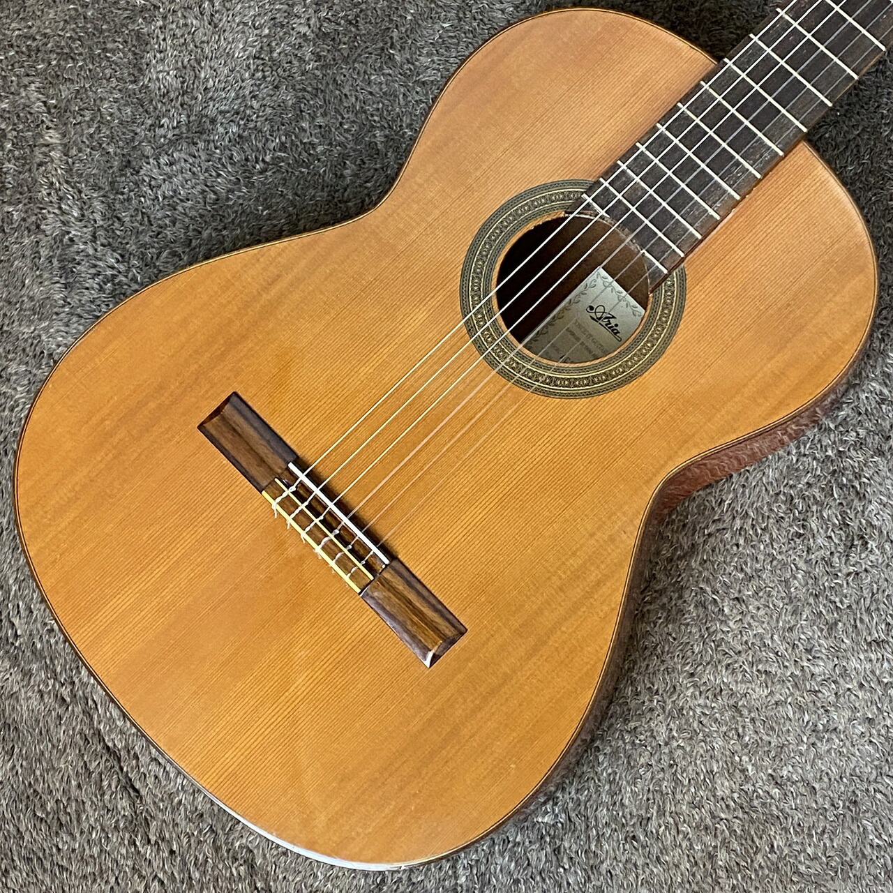 Aria W-300 アコースティックギター s-l400.jpg