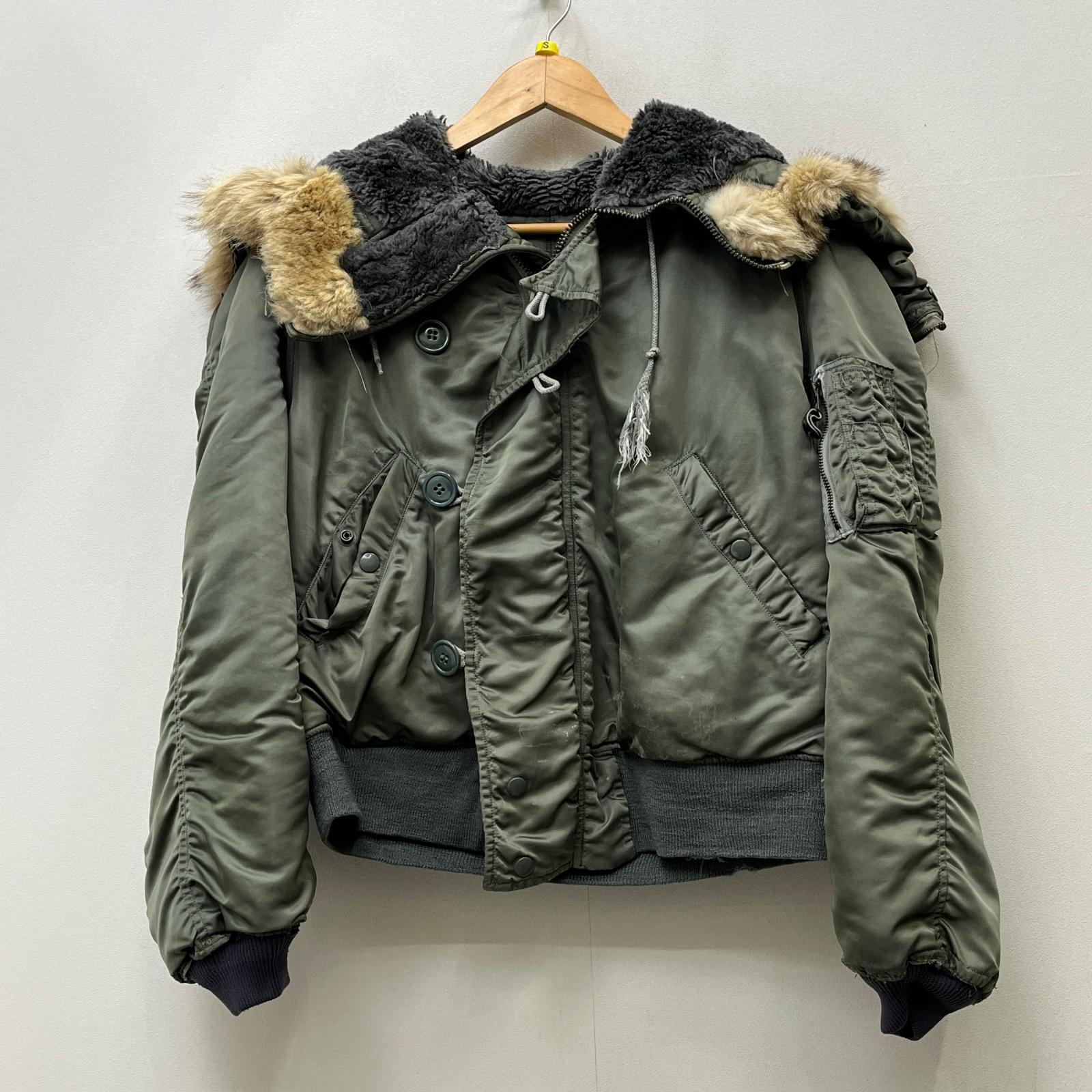 【中古】MILITARY衣料 | ミリタリーイリョウ u.s army n-2b flight jacket 71年製　scovill zip ミリタリージャケット DSA100-71-c0127 カーキ【加古川店】｜お宝市番館